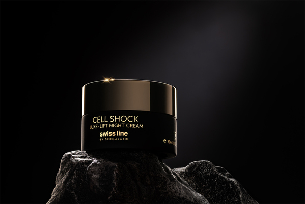 Photograph Matteo Rolfi Cell Shock Night Cream on One Eyeland